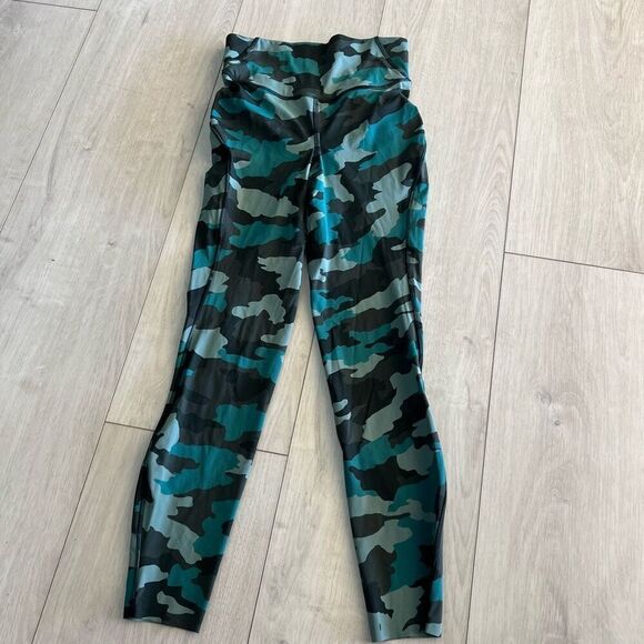 lululemon blue/black camo leggings size 4 - Picture 1 of 10